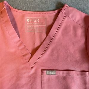 Figs Chalk Pink Scrub Top